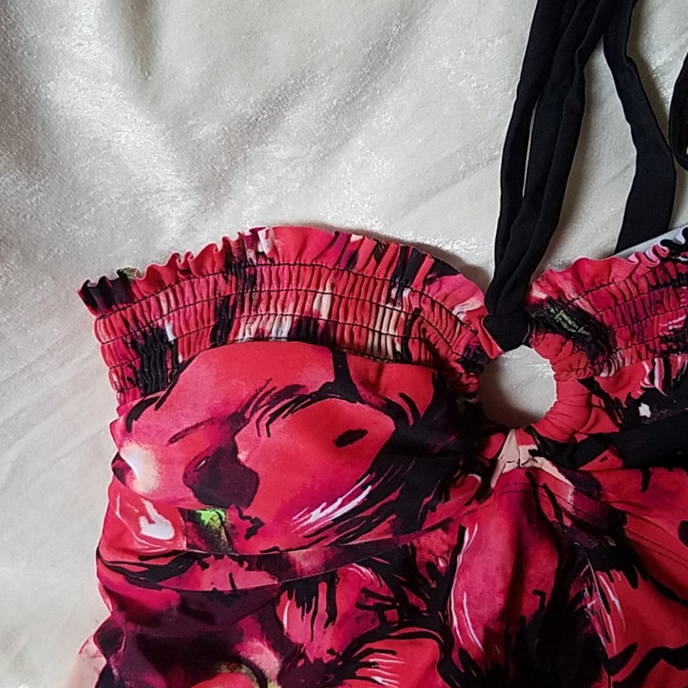 Liz Lange lge maternity swim top. - Picture 5 of 7